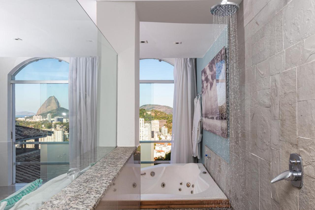 Deluxe Suite Spa Bath