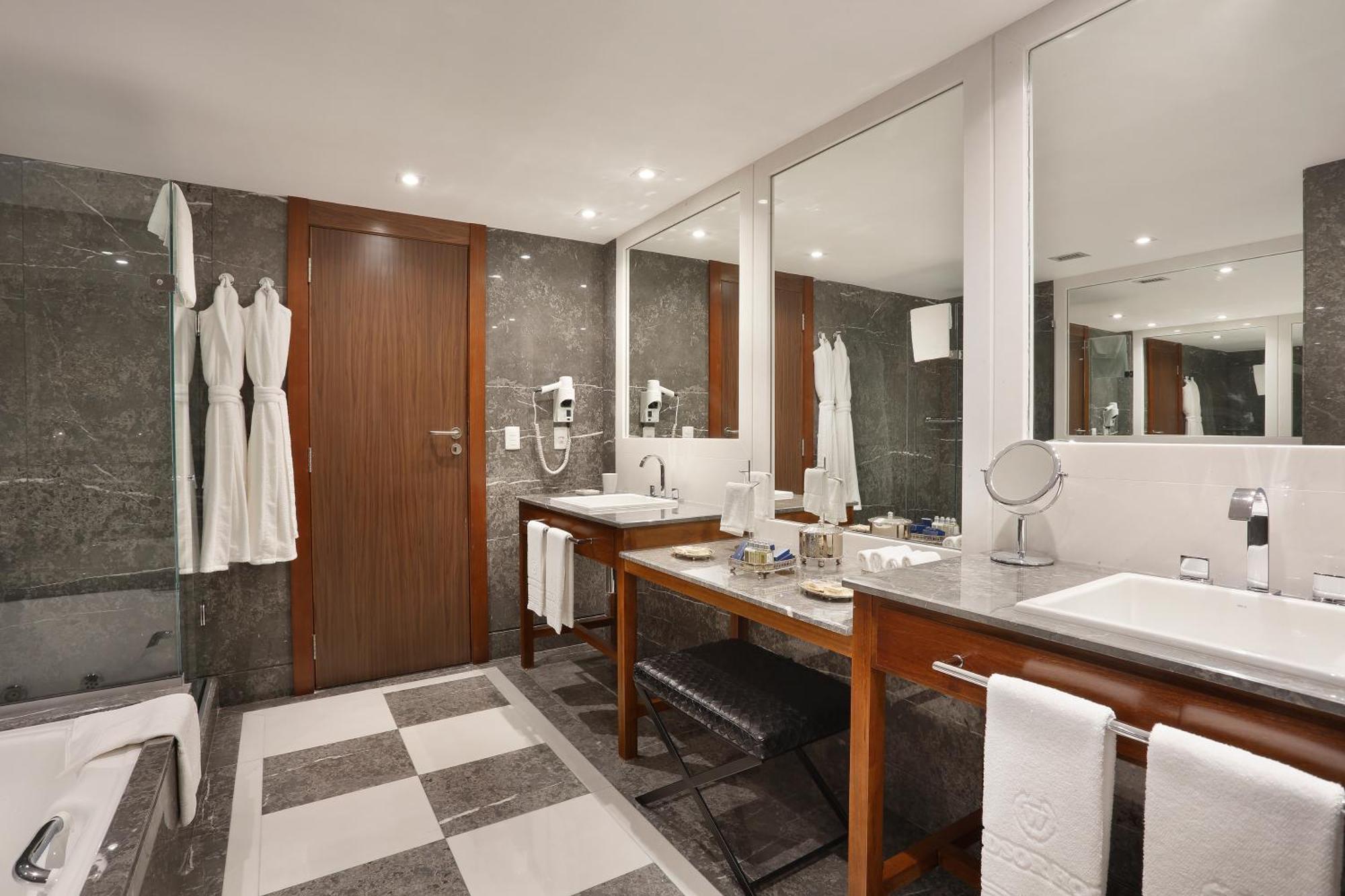 Presidential Suite,1212312823:JPEG