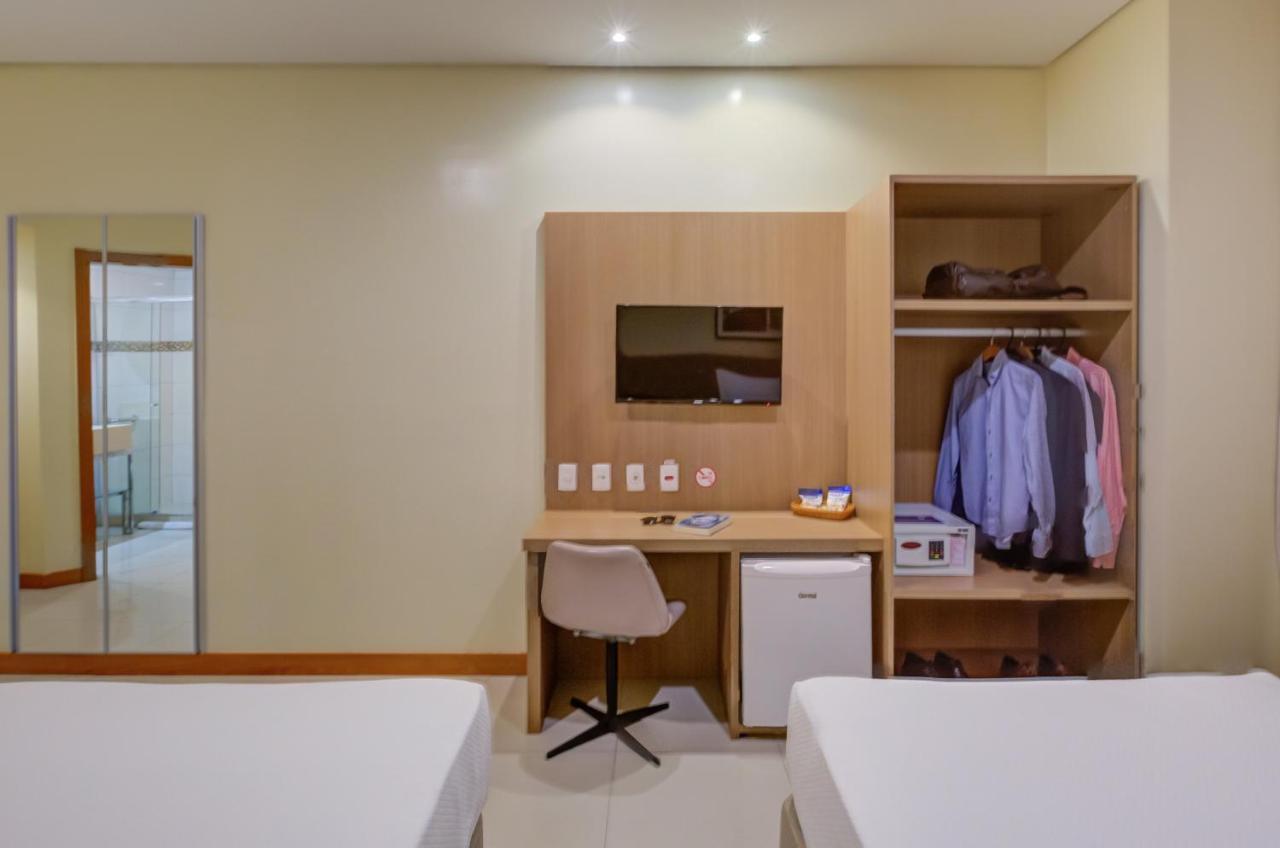 Quarto Deluxe com 2 Camas de Solteiro sem Janela