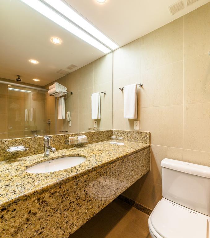 Quarto Família (2 Adultos + 2 Crianças)