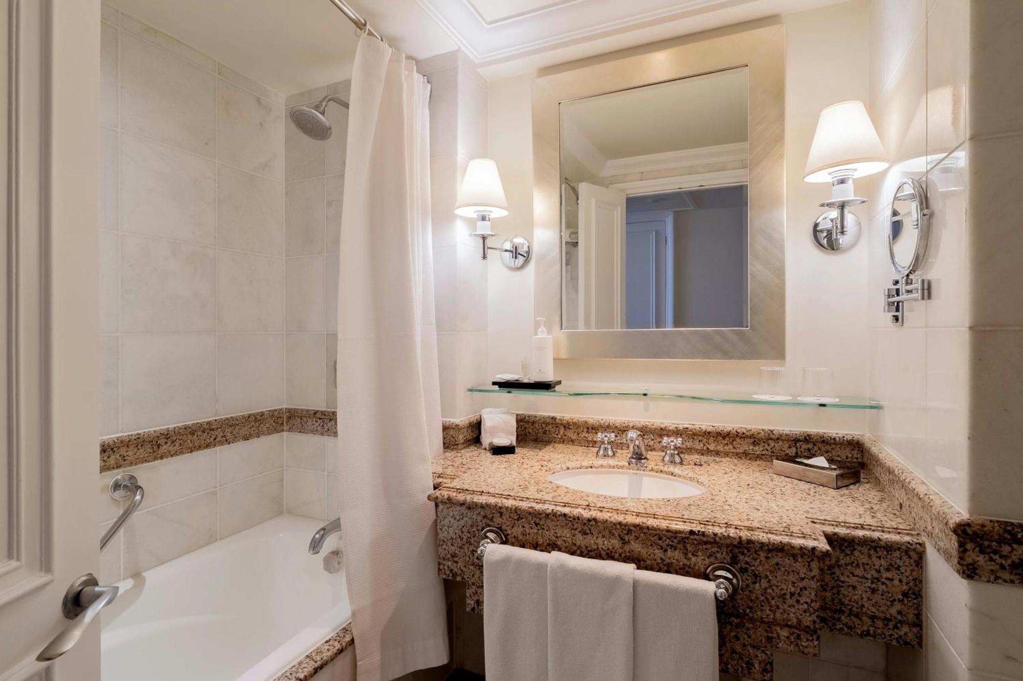 Deluxe Guest room 2 Twin or Single Beds Ocean view