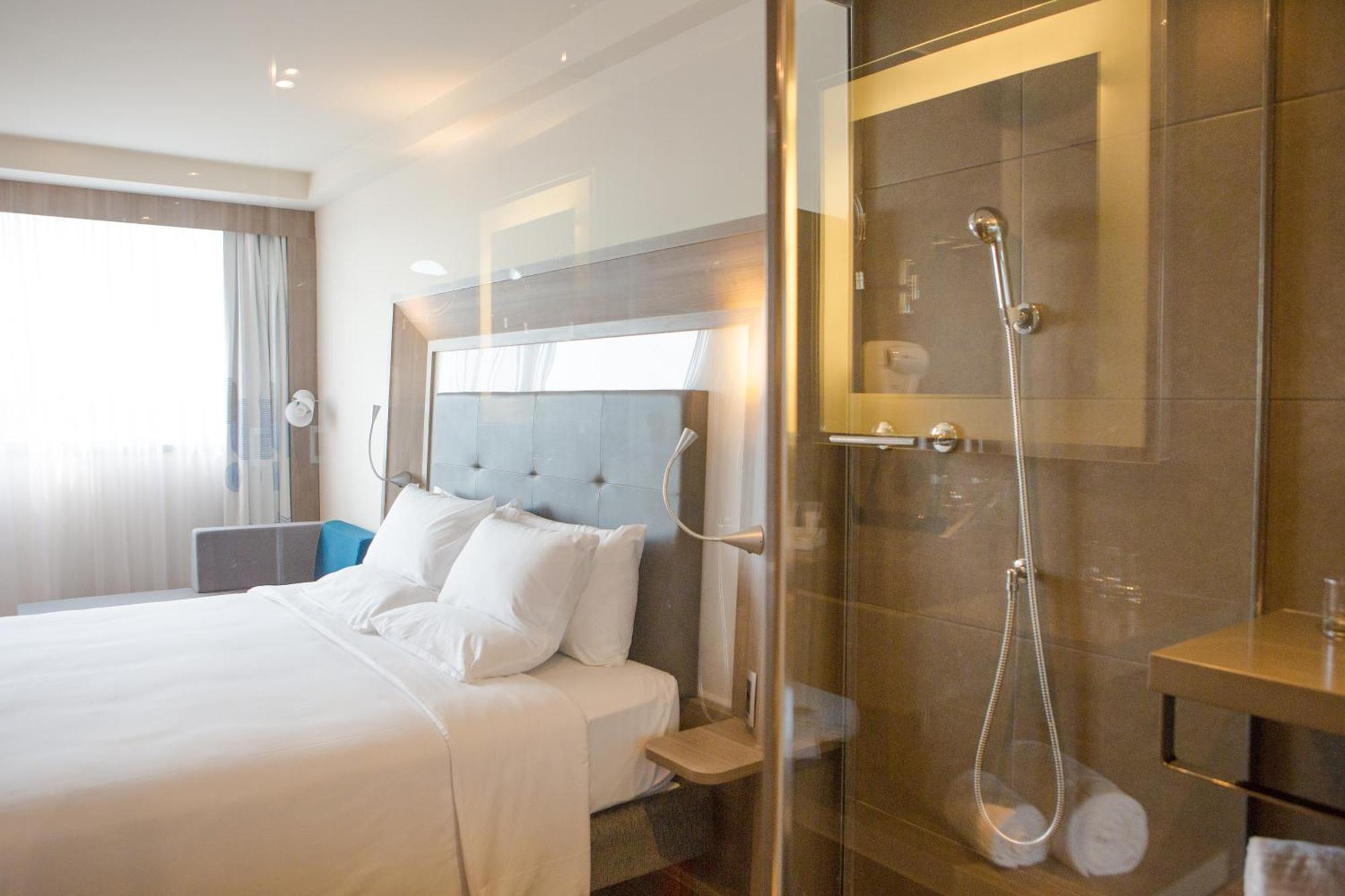 Executive Queen Room Sea View