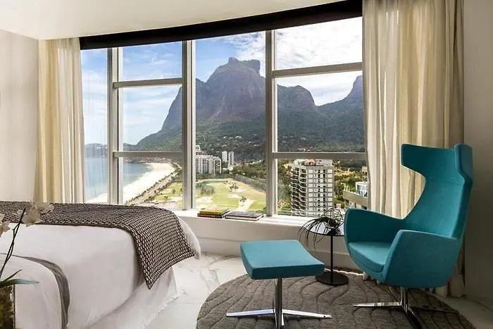 Luxuoso Hotel Nacional - Suíte com Banheira-1